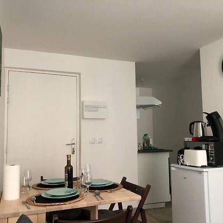 Superbe Appartement Meuble Refait A Neuf Tricastin Пиерлат Екстериор снимка