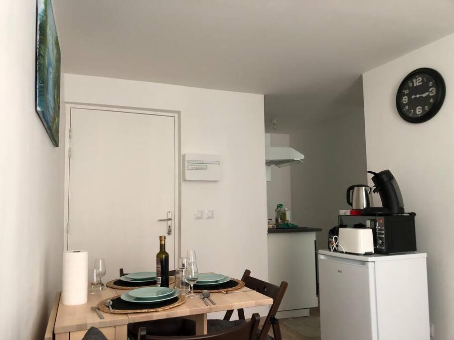 Superbe Appartement Meuble Refait A Neuf Tricastin Пиерлат Екстериор снимка