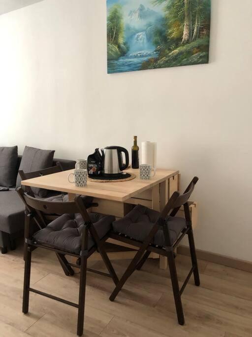Superbe Appartement Meuble Refait A Neuf Tricastin Пиерлат Екстериор снимка