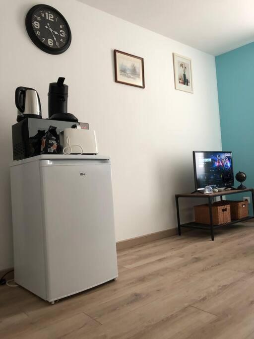 Superbe Appartement Meuble Refait A Neuf Tricastin Пиерлат Екстериор снимка